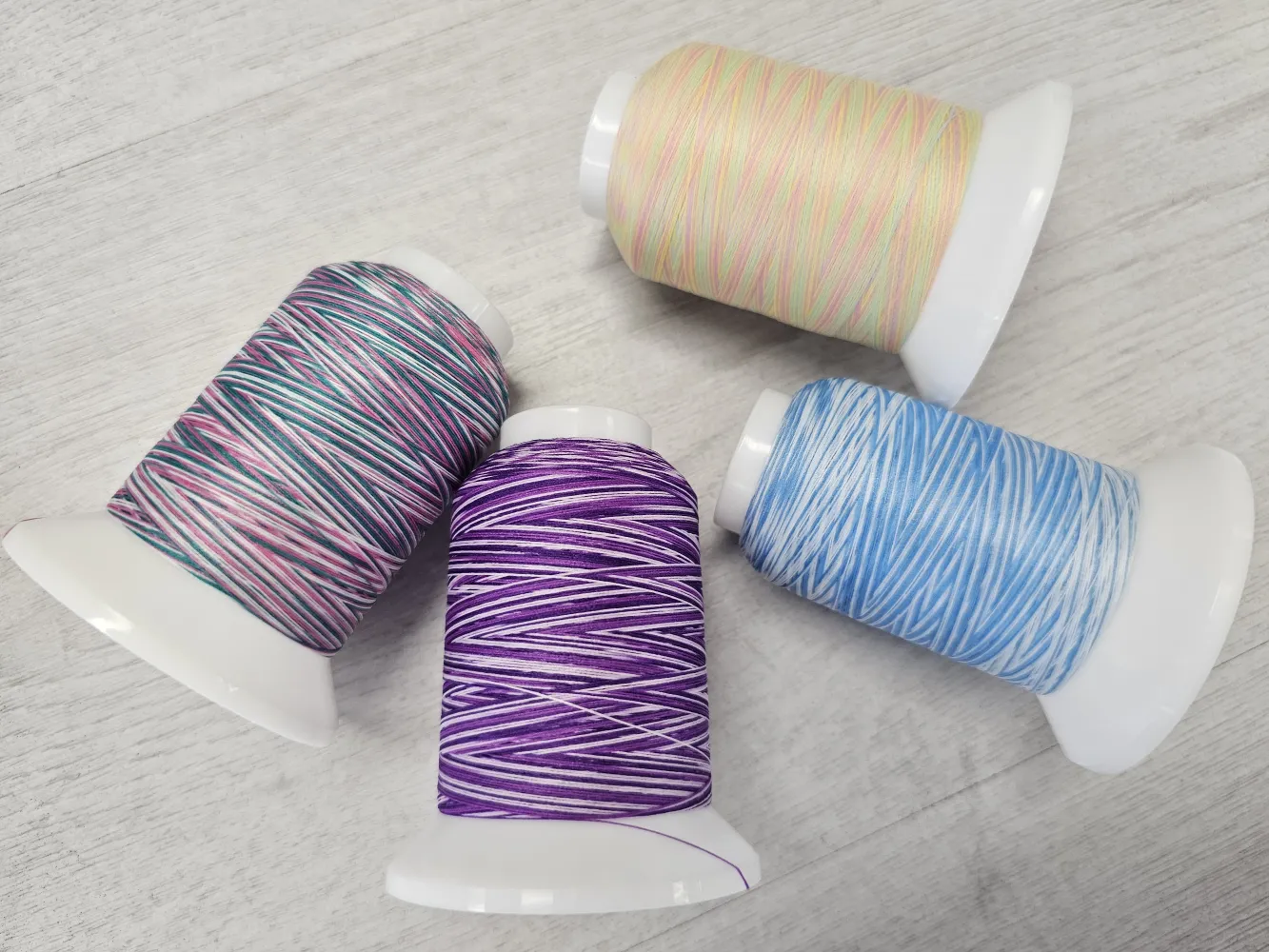 Babylock Multicolor Bulk garen